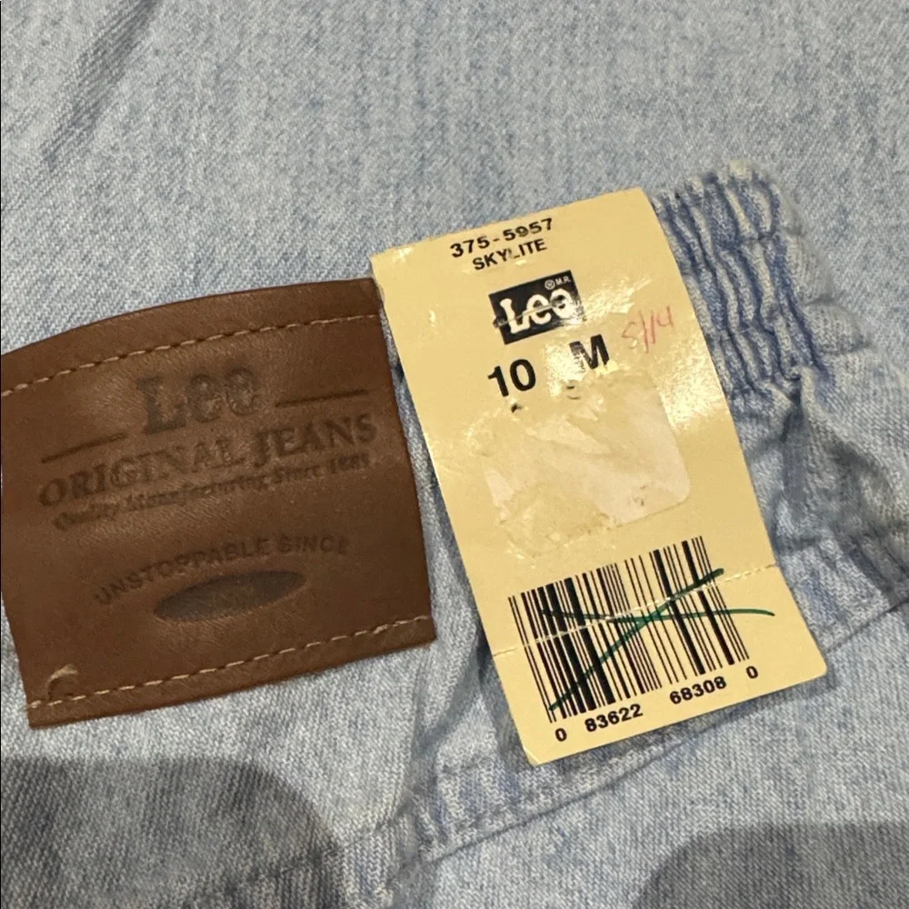 Deadstock 1990s Lee 100% Cotton High-Waist Side Elastic Light Wash‎ Denim Shorts